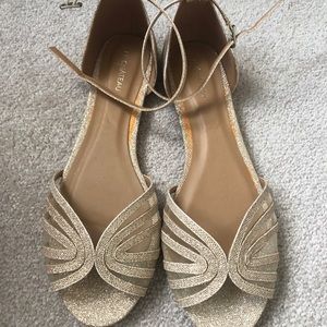 NEW! Le Chateau Gold Sparkle Sandals